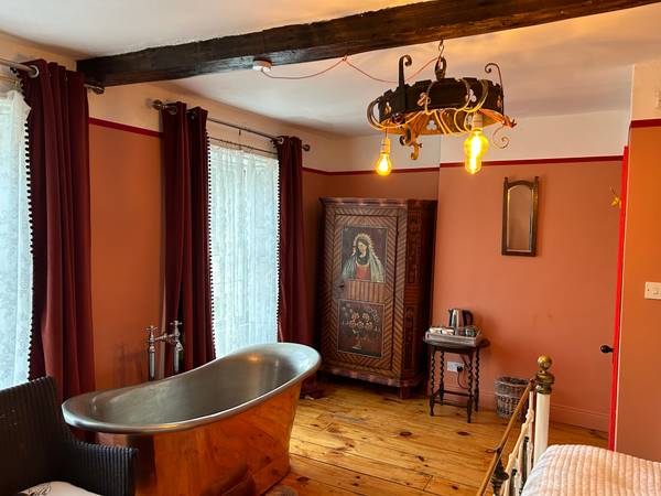 Jeremy Fox luxury room with super-king bed and freestanding copper bath
